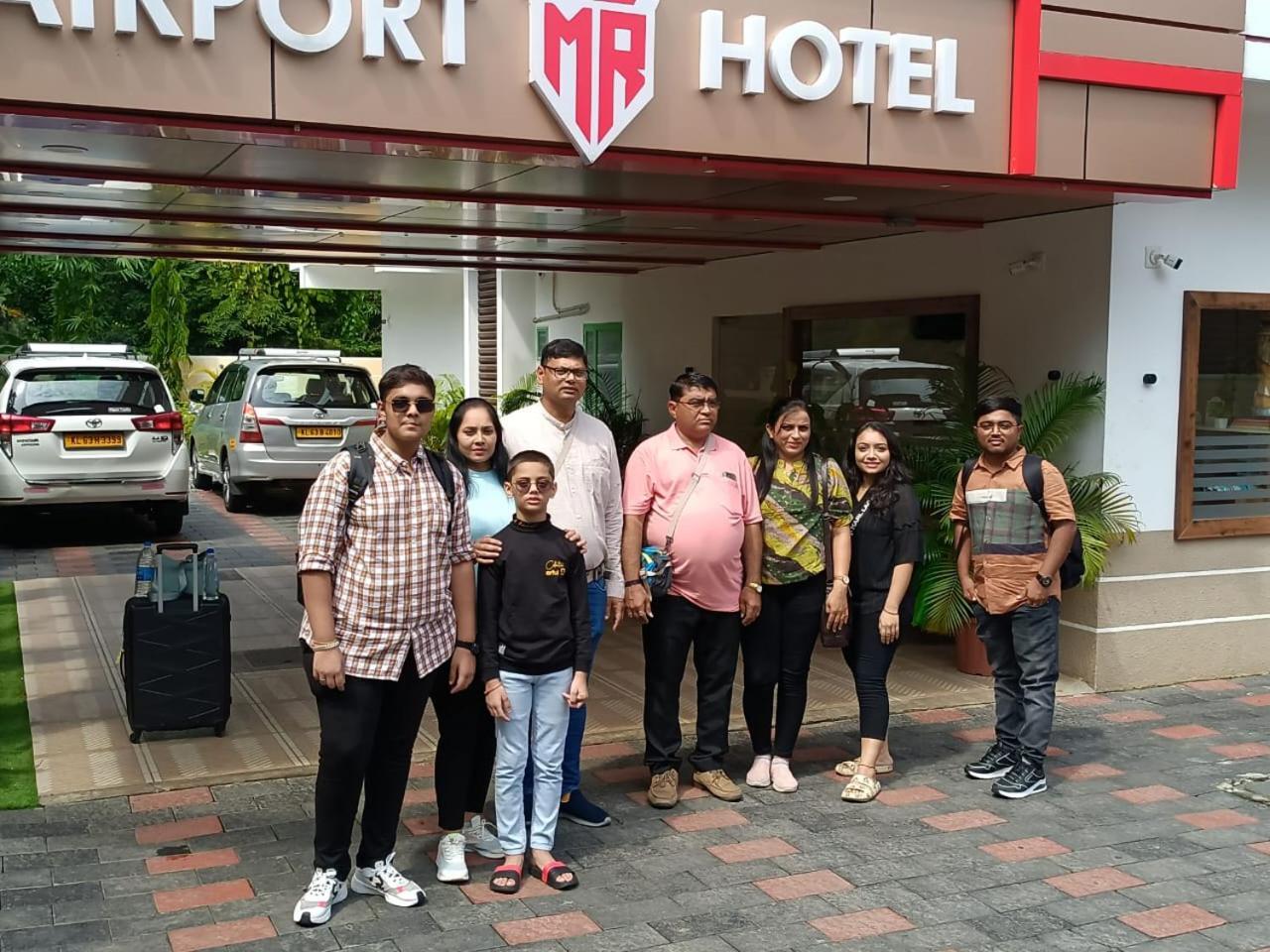 Marina Suites Airport Hotel Kochi ภายนอก รูปภาพ