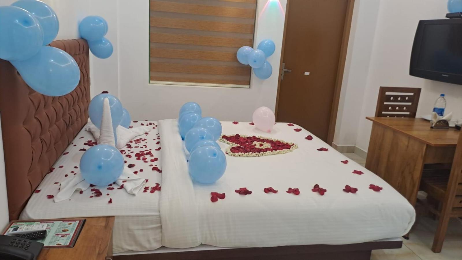 Marina Suites Airport Hotel Kochi ภายนอก รูปภาพ