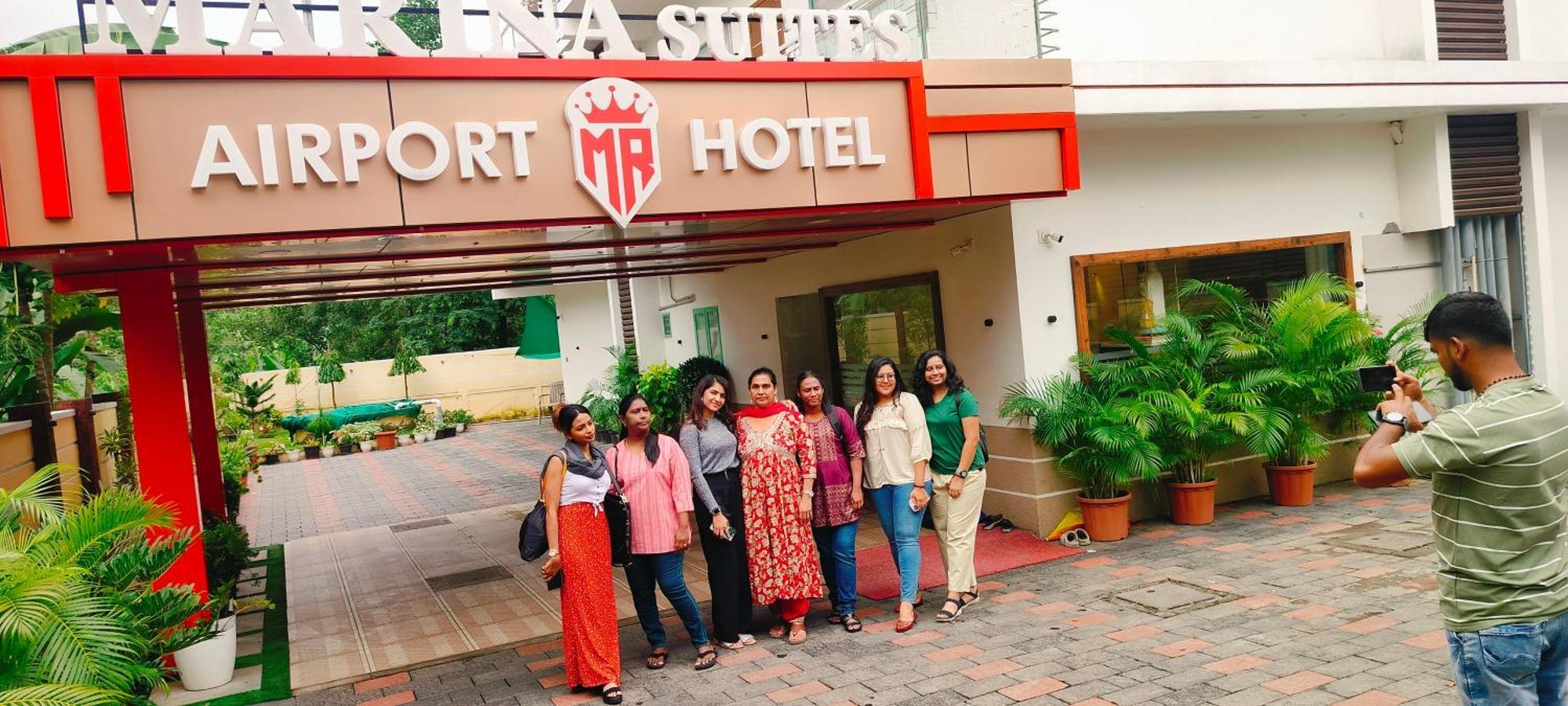 Marina Suites Airport Hotel Kochi ภายนอก รูปภาพ