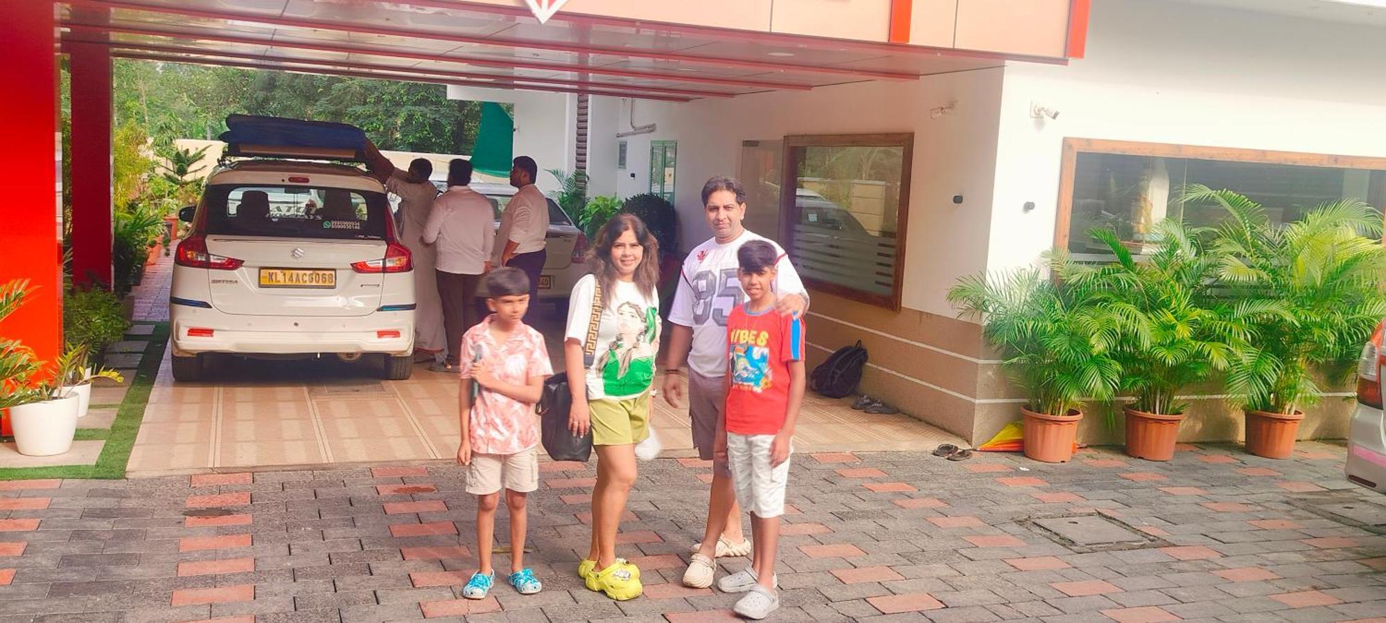 Marina Suites Airport Hotel Kochi ภายนอก รูปภาพ