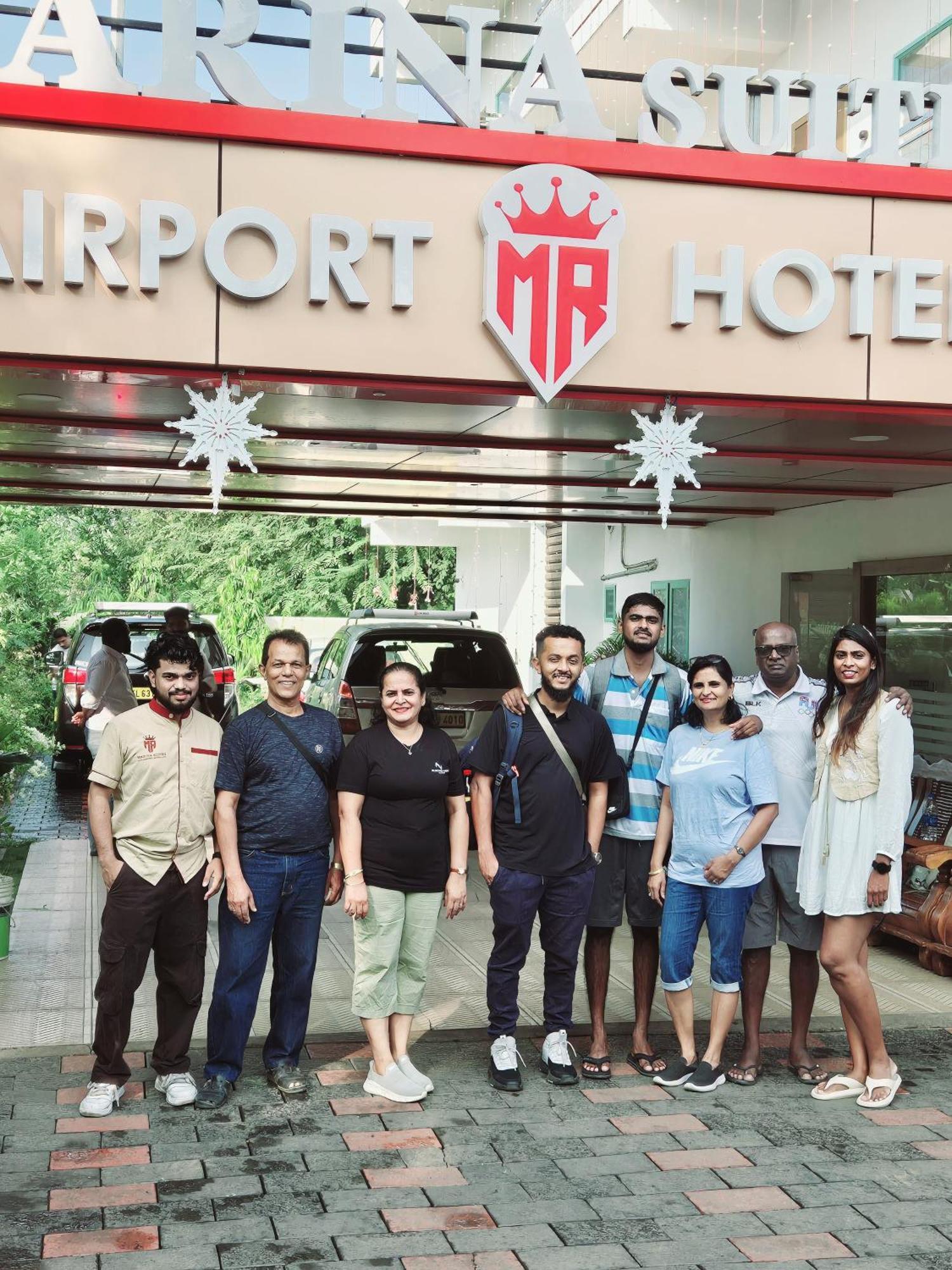 Marina Suites Airport Hotel Kochi ภายนอก รูปภาพ